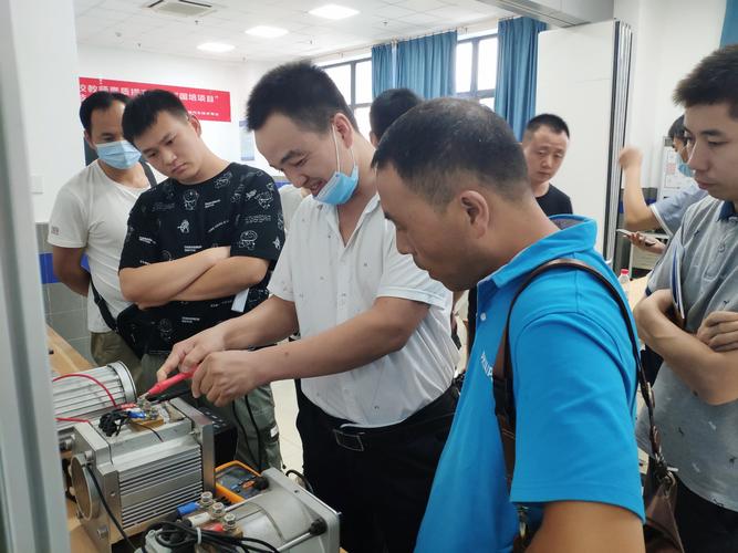 市维修处组织举办2020年机动车排放超标治理维护技能培训和新能源汽车